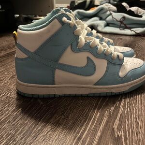 Blue jordan 1 size 8 men, mildly worn, laces and shoes will be cleaned